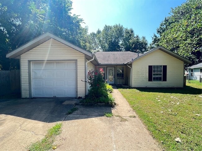 property at 1901 Dogwood Pl