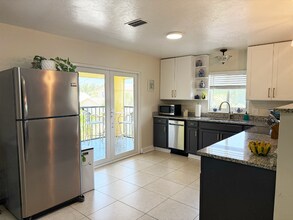 421 49th St in West Palm Beach, FL - Building Photo - Building Photo
