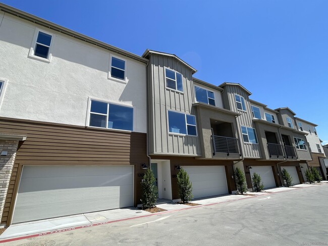 12006 Aden Wy