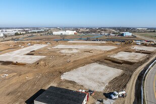 Copper Creek Apartments in Lenexa, KS - Building Photo