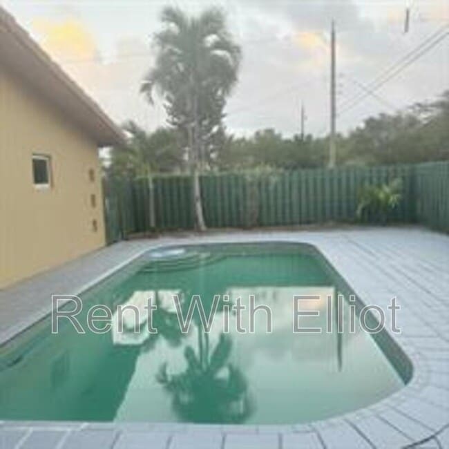 property at 1520 N 25th Ave