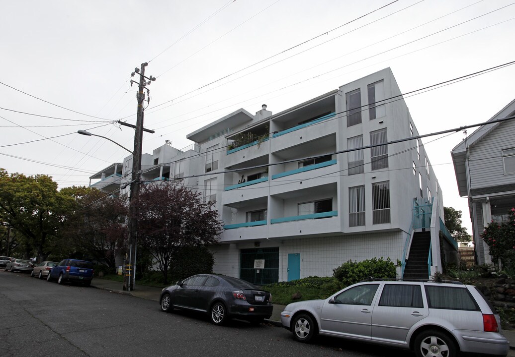 3300 Kempton Ave in Oakland, CA - Foto de edificio