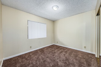 7853 State St in Huntington Park, CA - Building Photo - Interior Photo