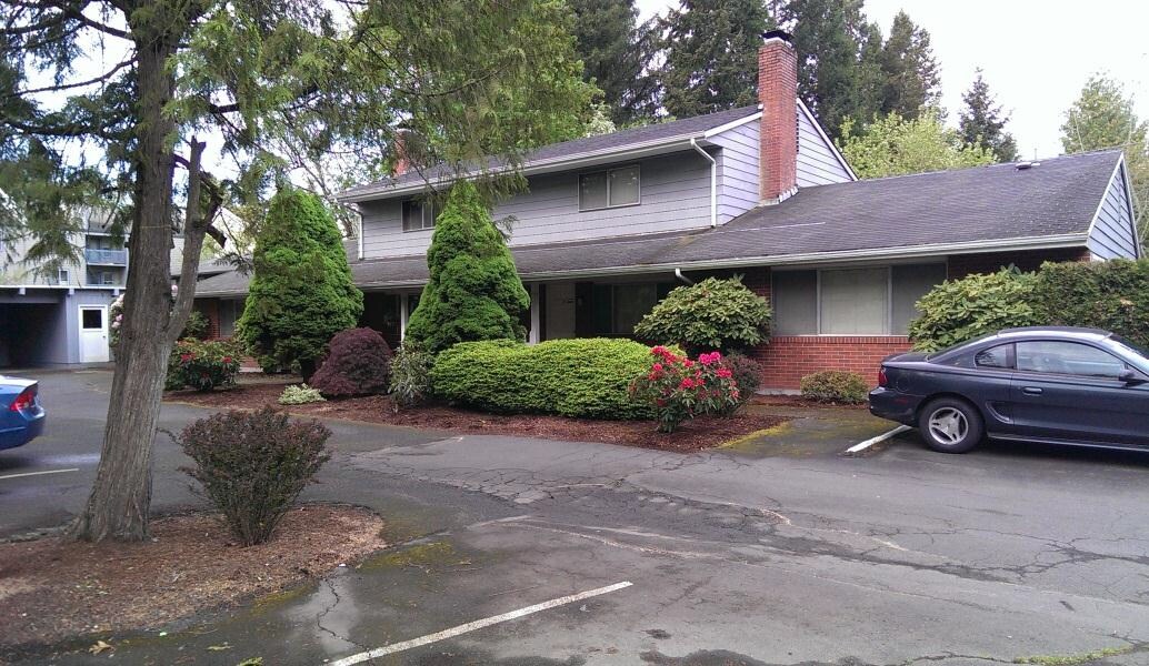 Raleigh Hills Townhomes in Portland, OR - Building Photo