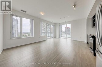 25 Holly St in Toronto, ON - Building Photo - Building Photo