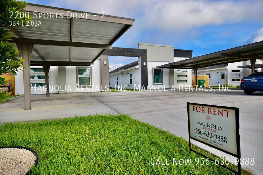 2200 S Sports Dr, Unit 2 in Pharr, TX - Foto de edificio