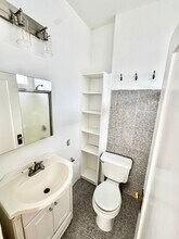 1758 Winona Blvd, Unit 3 in Los Angeles, CA - Building Photo - Building Photo