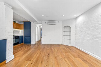 2030 16th St NW in Washington, DC - Foto de edificio - Building Photo
