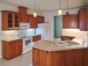 2464 Sage Ave SE in Salem, OR - Building Photo - Building Photo