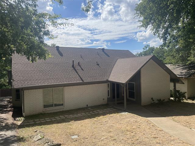 property at 2021 Wildwood Dr