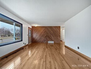 9024 31st Ave N in Minneapolis, MN - Building Photo - Building Photo
