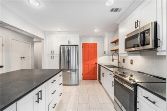 2751 Farmstead Rd in Smyrna, GA - Building Photo - Building Photo