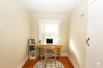 354 Pond St in Braintree, MA - Building Photo - Building Photo