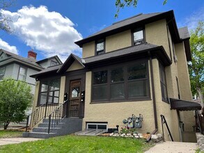 2744 Fremont Ave S, Unit 1 in Minneapolis, MN - Foto de edificio - Building Photo