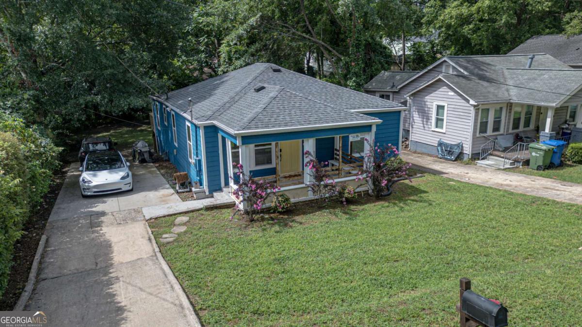 1352 Akridge St NW in Atlanta, GA - Building Photo