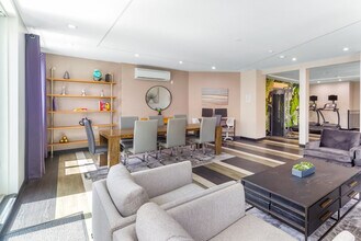 1113 York Ave in New York, NY - Building Photo - Building Photo