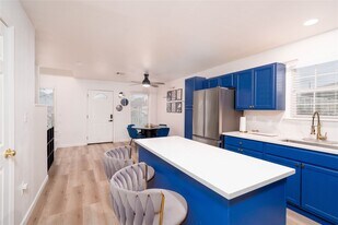 4612 Hershe St in Houston, TX - Building Photo