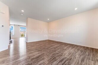 596 Cimmaron Cir in Crystal Lake, IL - Building Photo - Building Photo