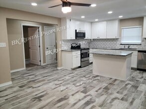 1108 N 3rd St in Silsbee, TX - Building Photo - Building Photo