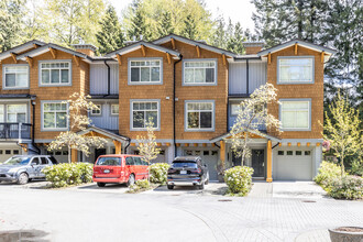 3125 Capilano Cres in North Vancouver, BC - Building Photo - Building Photo