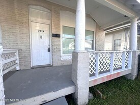 2324 Moncrief Rd in Jacksonville, FL - Building Photo