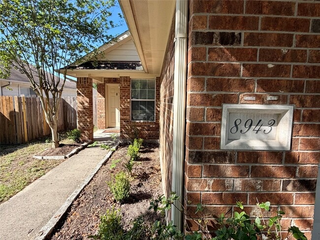 property at 8943 Farm Ridge Ln
