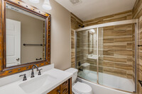 Beacon Hill 18 in Pittsburgh, PA - Building Photo - Interior Photo