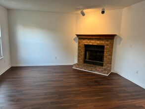 1334 Bellshire Terrace Dr in Nashville, TN - Foto de edificio - Building Photo