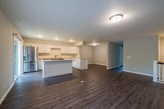 5590 Timber Ln in Shorewood, MN - Building Photo - Building Photo