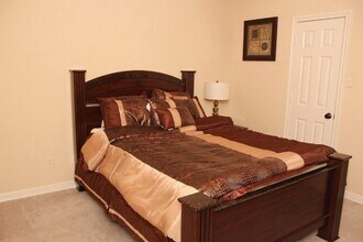 6324 Fairdale Ln in Houston, TX - Building Photo - Building Photo