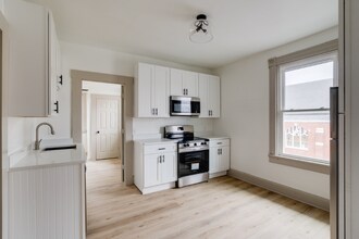 3955 Elsmere Ave-Unit -2 in Cincinnati, OH - Building Photo - Building Photo