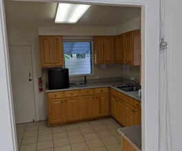 749 Ekela Ave in Honolulu, HI - Foto de edificio - Building Photo