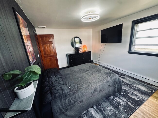 218 Warren St, Unit A