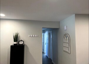 1125 Verde Ct in Pomona, CA - Foto de edificio - Building Photo