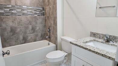 2623 Queen Dr in Lehigh Acres, FL - Building Photo - Building Photo