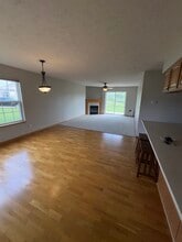 921 Kelly Ln in Sycamore, IL - Building Photo - Building Photo