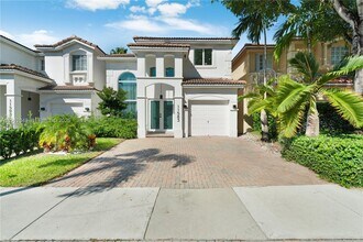 11583 NW 69th Terrace in Doral, FL - Building Photo - Building Photo