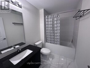 555 Vine Cliff Blvd in Markham, ON - Building Photo - Building Photo