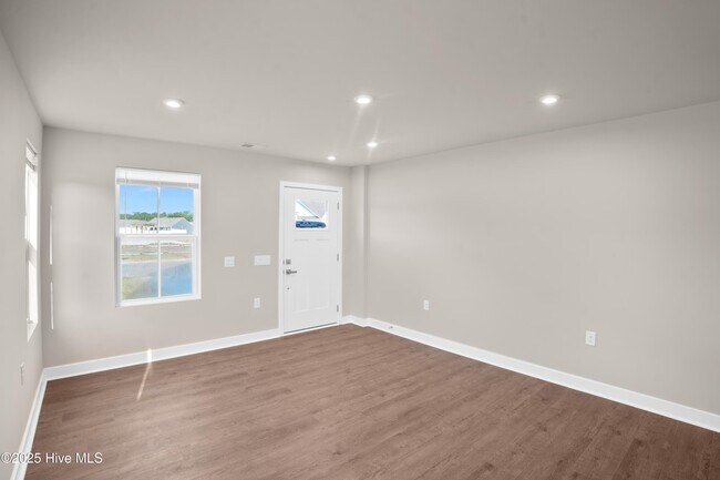 3111 Edgehill Dr in Navassa, NC - Building Photo - Building Photo