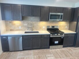 729 E Elder St, Unit A in Fallbrook, CA - Building Photo