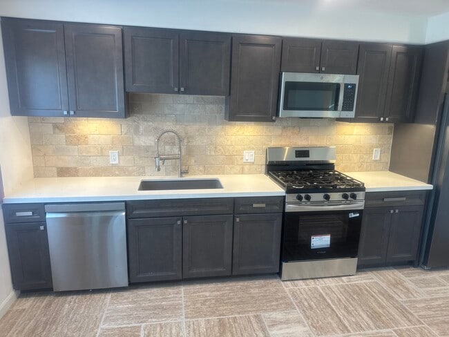 729 E Elder St, Unit A in Fallbrook, CA - Building Photo - Building Photo