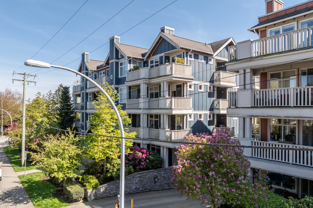 Ocean Bay Villas in White Rock, BC - Building Photo