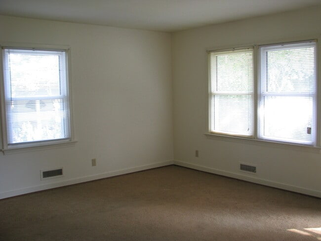 1603 E Market St in Charlottesville, VA - Building Photo - Building Photo