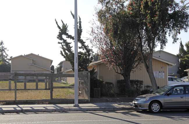 26875 Sycamore St in Newark, CA - Building Photo - Building Photo