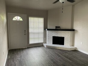 5915 Misty Glen in San Antonio, TX - Building Photo - Building Photo