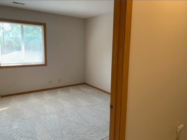 500 Westwood Ct in Crystal Lake, IL - Building Photo - Building Photo