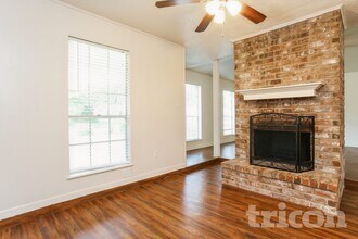 4926 Algernon Dr in Spring, TX - Foto de edificio - Building Photo