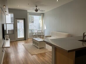 101 Market St, Unit 437 in San Diego, CA - Building Photo - Building Photo