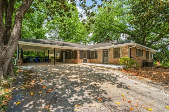 1930 Hollywood Rd NW in Atlanta, GA - Building Photo - Building Photo