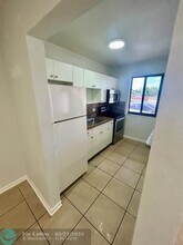 6024 SW 26th St in Miramar, FL - Building Photo - Building Photo